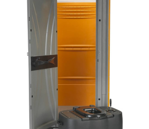 Biotualete ar izņemamu rezervuāru un noskalošanas sistēmu